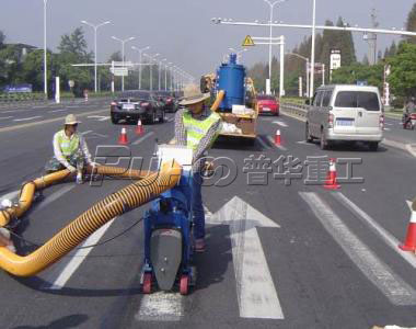 公路道路標(biāo)線清理拋丸機(jī)，馬路標(biāo)線打毛除銹清理方案—青島普華重工